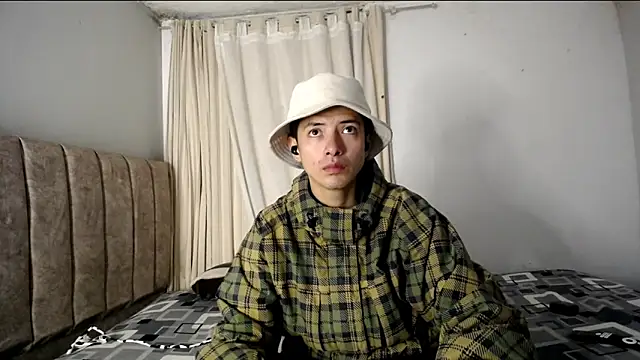 Snapshot of Yellowpokemon23 chatting on 12, 11, 2025 Yellowpokemon23 online show from 12, 11, 2025