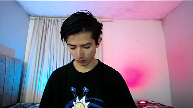 Snapshot of Yellowpokemon23 chatting on 8, 4, 2026 Yellowpokemon23 online show from 8, 4, 2026