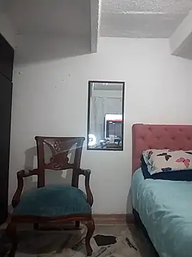 Snapshot of Venus-Wood chatting on 12, 11, 2025 Venus-Wood online show from 12, 11, 2025