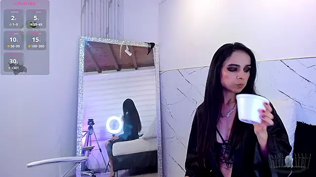 Snapshot of Alice_noir chatting on 6, 12, 2024 Alice noir online show from 6, 12, 2024