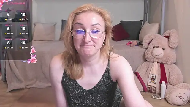 Snapshot of MadissonKiss chatting on 8, 6, 2026 MadissonKiss online show from 8, 6, 2026