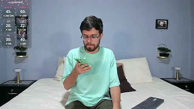 Snapshot of ETHAN_ADAM chatting on 21, 1, 2025 ETHAN ADAM online show from 21, 1, 2025