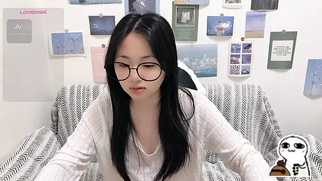 Snapshot of LiLiYbaby chatting on 9, 5, 2026 LiLiYbaby online show from 9, 5, 2026