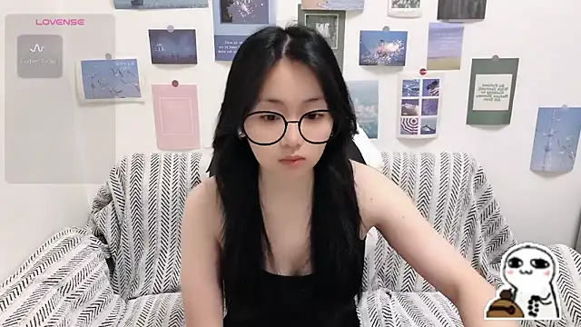 Snapshot of LiLiYbaby chatting on 28, 5, 2026 LiLiYbaby online show from 28, 5, 2026