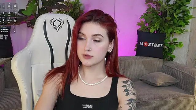 Magnetic Mia  online show from 14, 1, 2025