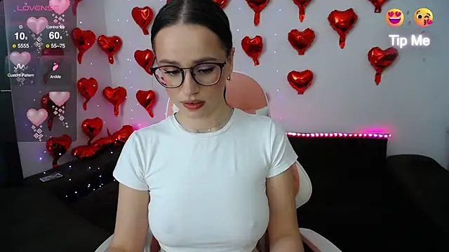 Snapshot of Emillias chatting on 18, 3, 2025 Emillias online show from 18, 3, 2025