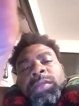 Snapshot of SLOWSTRO chatting on 11, 10, 2025 SLOWSTRO online show from 11, 10, 2025