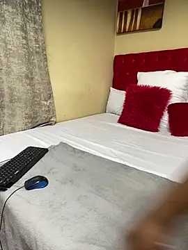 Snapshot of BeautyAuroa chatting on 4, 3, 2025 BeautyAuroa online show from 4, 3, 2025