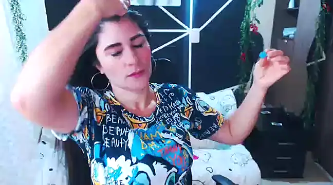 LUCY LI online show from 15, 3, 2025