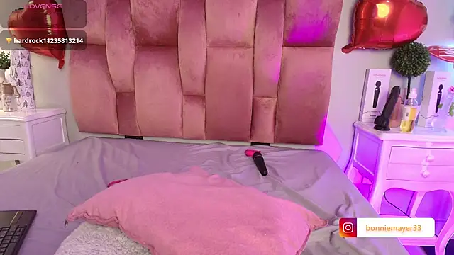 SweetBonniie online show from 19, 2, 2025