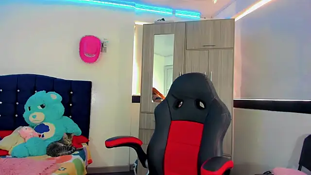 Snapshot of Hellen_moons__ chatting on 2, 10, 2025 Hellen moons online show from 2, 10, 2025