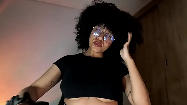 Snapshot of Ale_xandra chatting on 27, 6, 2026 Ale xandra online show from 27, 6, 2026