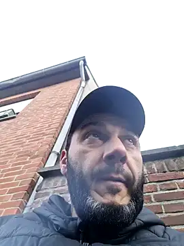 Cem-aus-Nrw-Krefeld online show from 3, 2, 2025