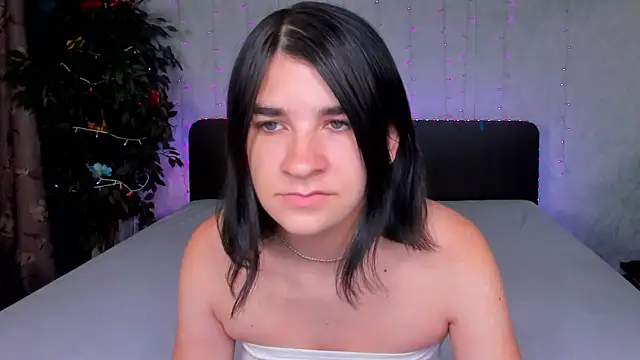  Polly Love  online show from 10, 9, 2025