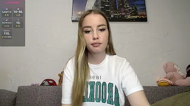 Snapshot of sweet_girl_Vr chatting on 16, 12, 2024 sweet girl Vr online show from 16, 12, 2024