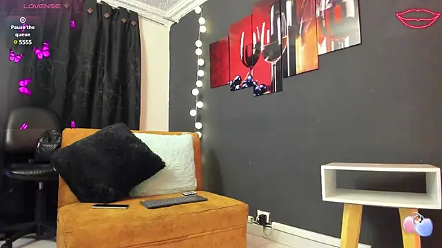Snapshot of emma_sexxy chatting on 5, 3, 2025 emma sexxy online show from 5, 3, 2025