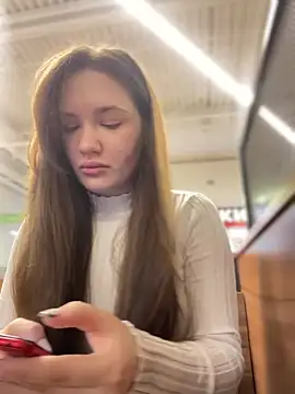 Holly Molii online show from 12, 12, 2024