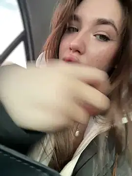 Holly Molii online show from 18, 1, 2025