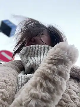 Holly Molii online show from 25, 1, 2025