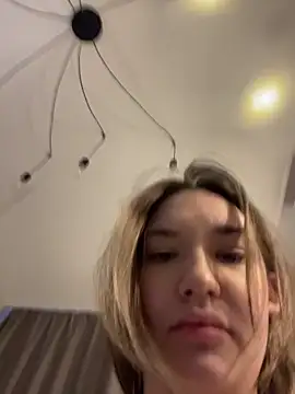 Holly Molii online show from 18, 3, 2026