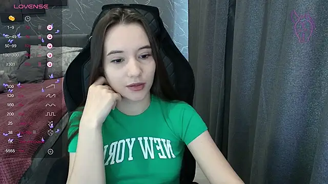 Alice Weiss online show from 17, 7, 2026