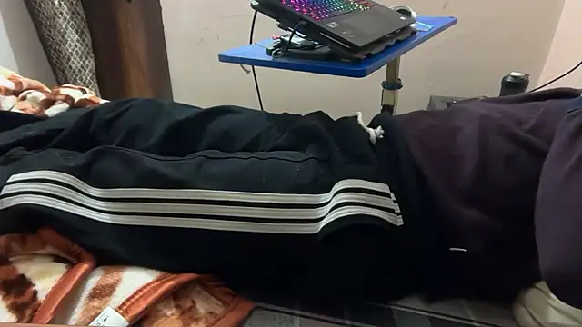 Snapshot of sexyboy09 chatting on 24, 10, 2025 sexyboy09 online show from 24, 10, 2025