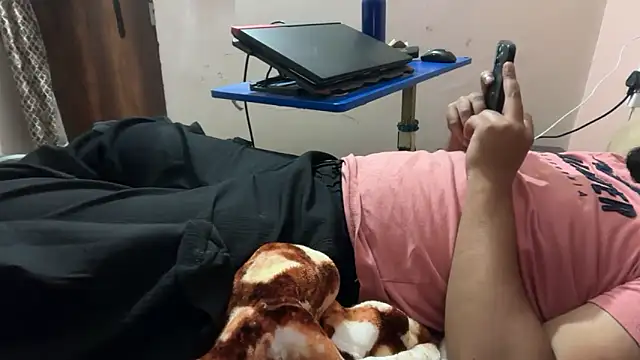 Snapshot of sexyboy09 chatting on 31, 10, 2025 sexyboy09 online show from 31, 10, 2025