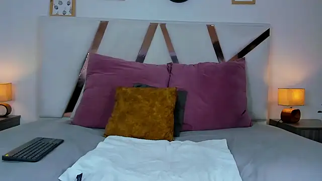 JaylaScott   online show from 4, 2, 2025