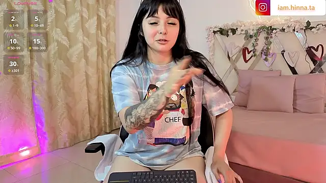 hina tay online show from 3, 2, 2026