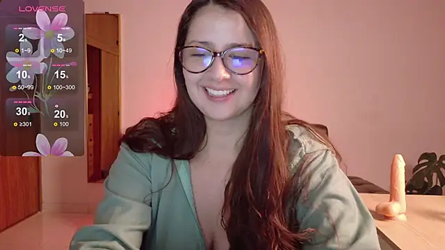 Snapshot of Rachel_t_ chatting on 11, 2, 2025 Rachel t online show from 11, 2, 2025