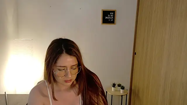 Snapshot of Rachel_t_ chatting on 15, 10, 2025 Rachel t online show from 15, 10, 2025