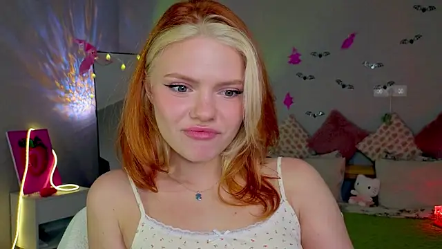 Snapshot of Red__Candy chatting on 29, 10, 2025 Red Candy online show from 29, 10, 2025