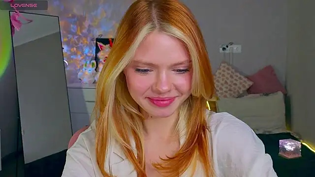 Snapshot of Red__Candy chatting on 26, 11, 2025 Red Candy online show from 26, 11, 2025