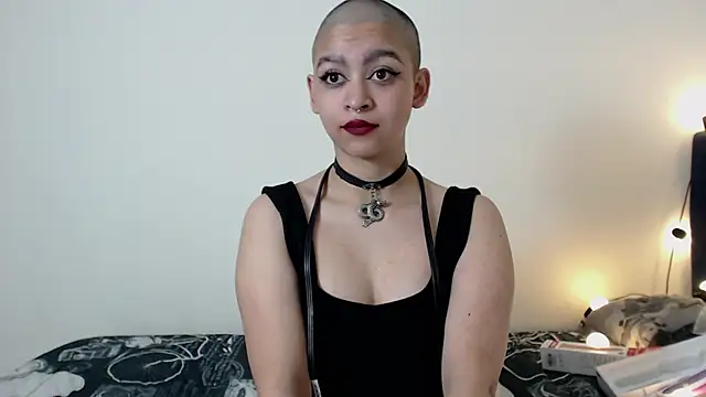 Snapshot of Bitsy_Messy chatting on 20, 12, 2024 Bitsy Messy online show from 20, 12, 2024