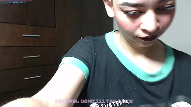 Snapshot of Bitsy_Messy chatting on 28, 12, 2024 Bitsy Messy online show from 28, 12, 2024