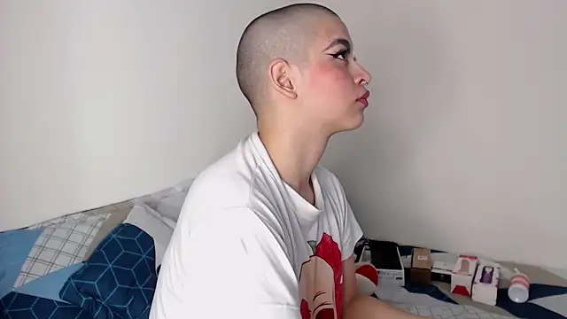 Snapshot of Bitsy_Messy chatting on 5, 2, 2025 Bitsy Messy online show from 5, 2, 2025