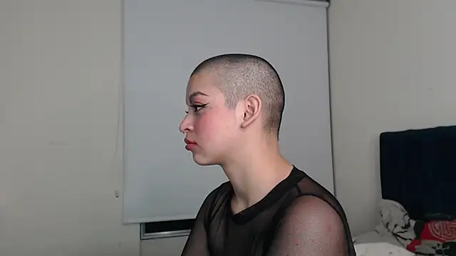 Snapshot of Bitsy_Messy chatting on 15, 2, 2025 Bitsy Messy online show from 15, 2, 2025