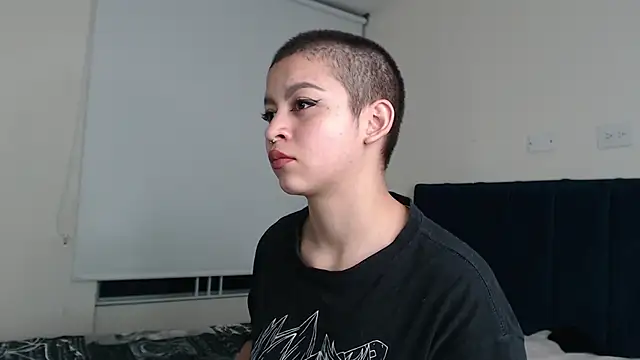 Snapshot of Bitsy_Messy chatting on 4, 3, 2025 Bitsy Messy online show from 4, 3, 2025