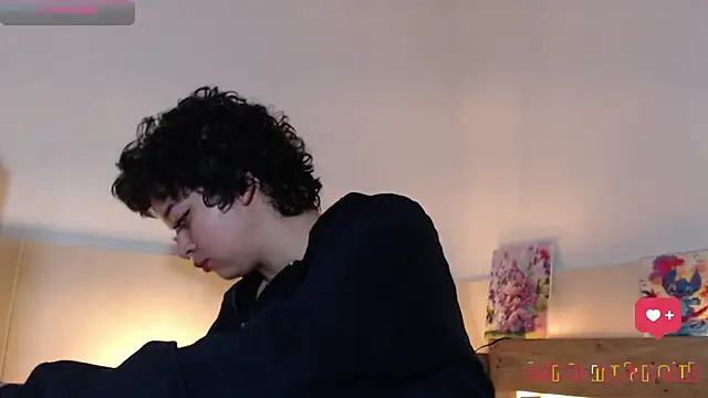 Snapshot of Bitsy_Messy chatting on 17, 10, 2025 Bitsy Messy online show from 17, 10, 2025