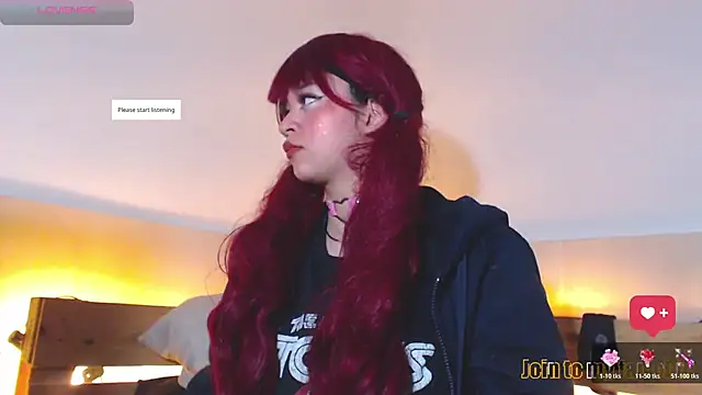 Snapshot of Bitsy_Messy chatting on 30, 10, 2025 Bitsy Messy online show from 30, 10, 2025