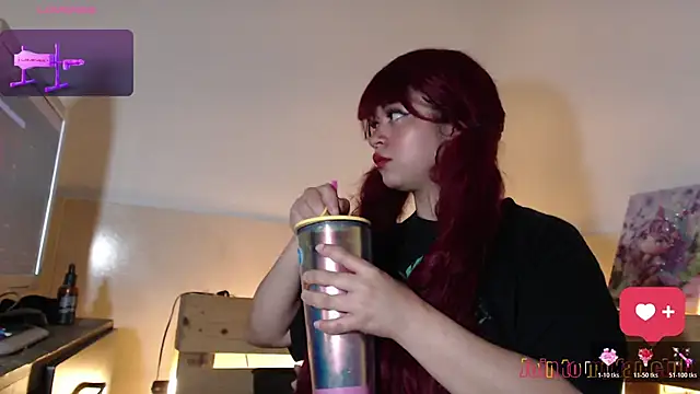 Snapshot of Bitsy_Messy chatting on 19, 11, 2025 Bitsy Messy online show from 19, 11, 2025