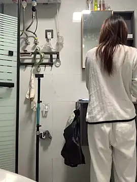 Aimeil online show from 4, 4, 2026