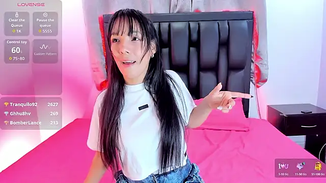 LuciaMoretti  online show from 3, 3, 2026