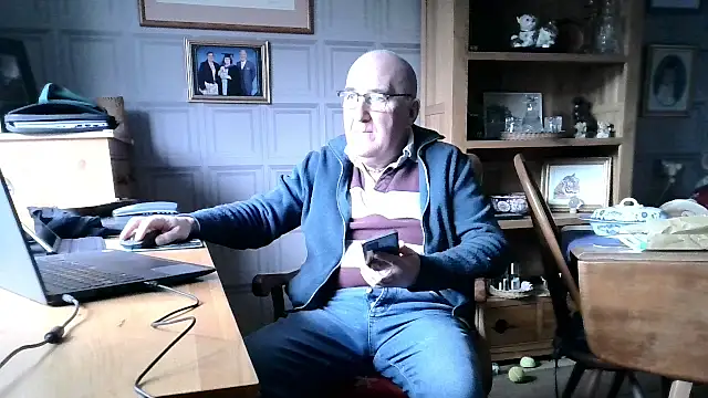 Adamdaddybear online show from 1, 2, 2025