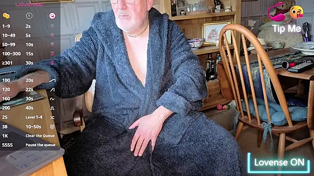 Adamdaddybear online show from 22, 10, 2025