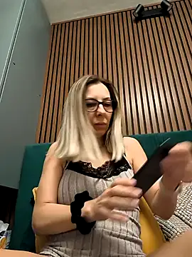 Snapshot of SukyGirl chatting on 22, 12, 2024 SukyGirl online show from 22, 12, 2024