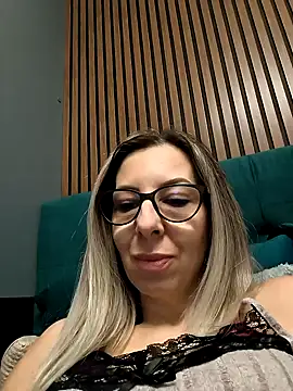 Snapshot of SukyGirl chatting on 27, 12, 2024 SukyGirl online show from 27, 12, 2024