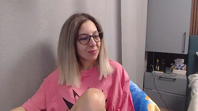Snapshot of SukyGirl chatting on 1, 1, 2025 SukyGirl online show from 1, 1, 2025