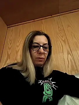 Snapshot of SukyGirl chatting on 10, 1, 2025 SukyGirl online show from 10, 1, 2025