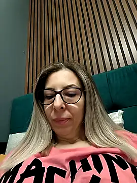 Snapshot of SukyGirl chatting on 14, 1, 2025 SukyGirl online show from 14, 1, 2025